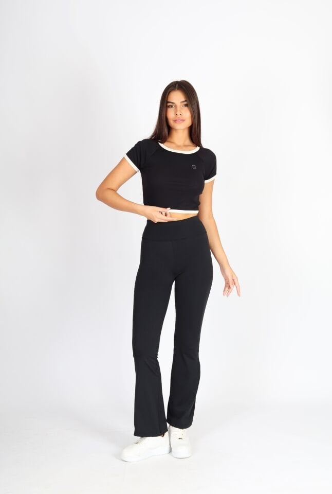 Siyah Regular Fit Crop Basic Kadın T-Shirt