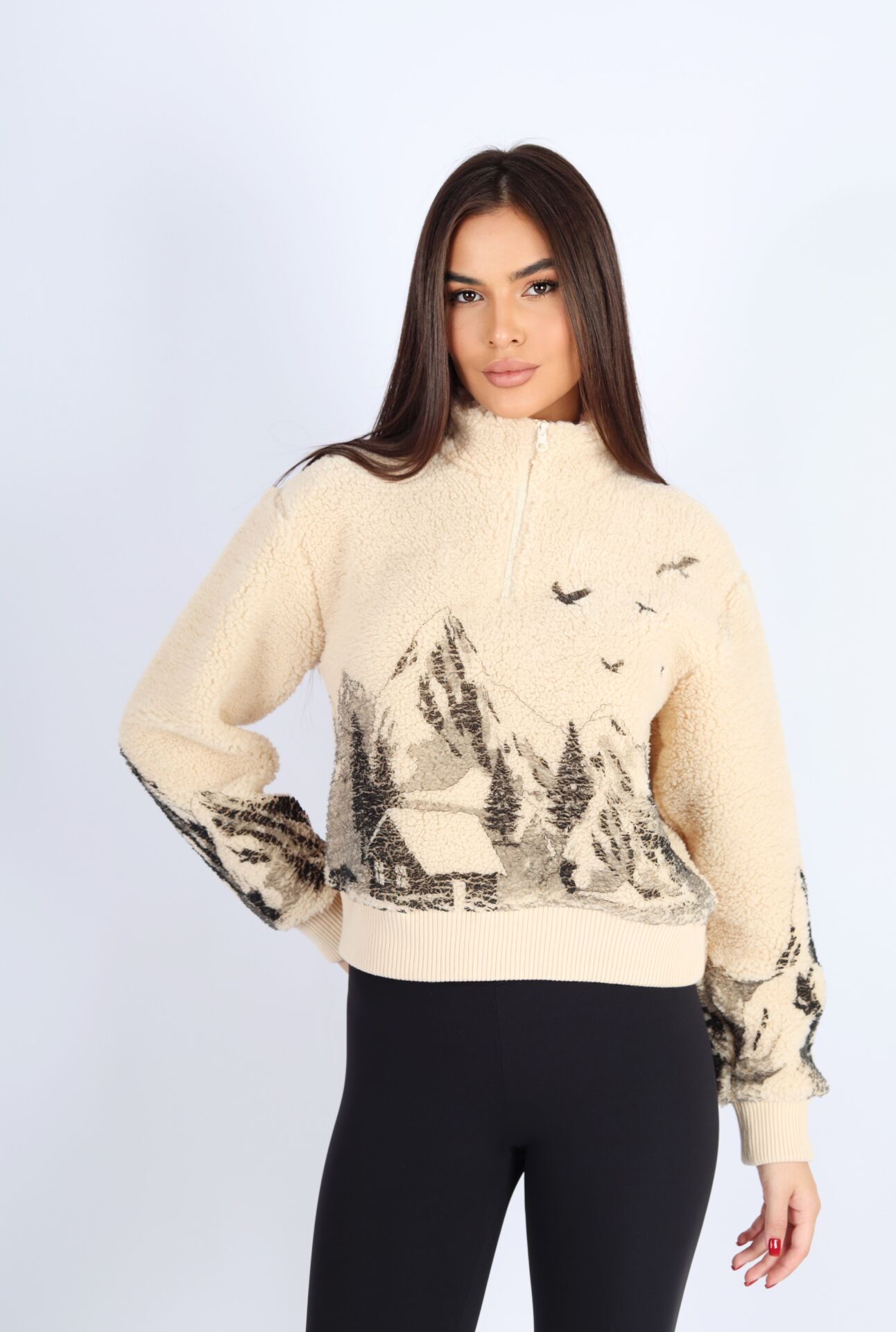 Üzeri Baskılı Fermuarlı Dik Yaka Peluş Hırka