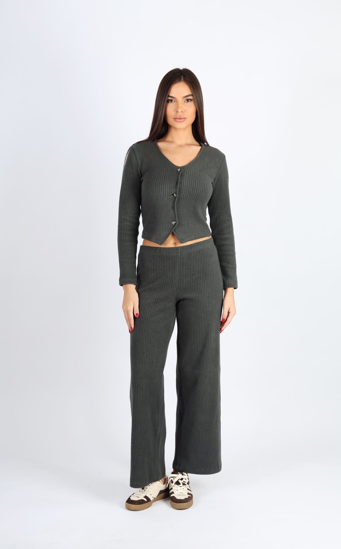 Haki Düğmeli Yelek ve Brush Boru Paça Pantolon